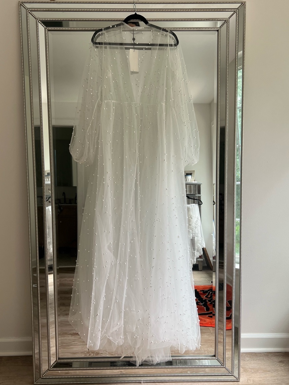 Voir bridal robe - Picture 12 of 13